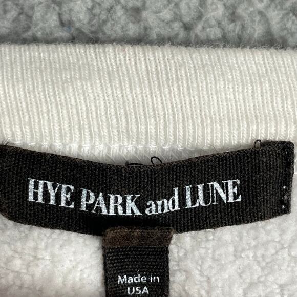 Hye Park and Lune New York 05 White Blue Graphic Crewneck Sweatshirt USA M - Picture 4 of 9